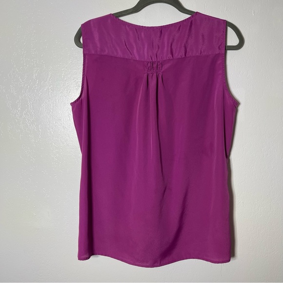 Apostrophe, Sleeveless Silky Blouse. Size Medium. In excellent condition! - Picture 4 of 5